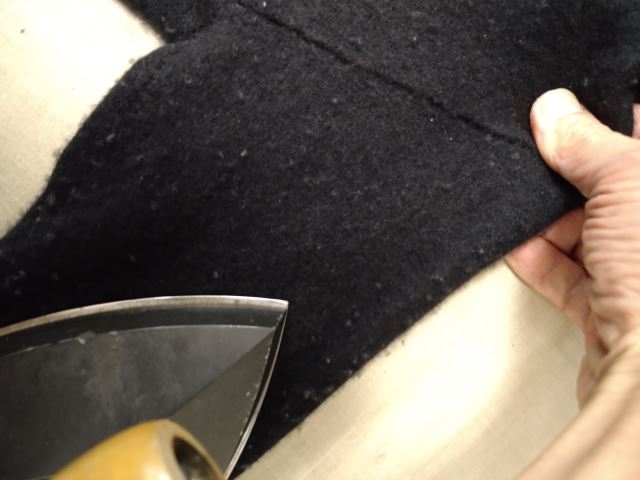 29 縮んだセーターを伸ばす　縮み直し