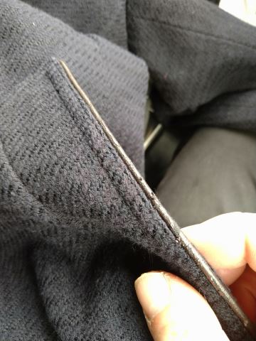 25　コートの合皮交換　剥がれた合成皮革を直す