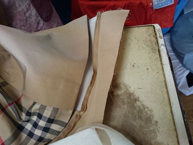 25  無くなった袖ベルトの作成　バーバリーコート